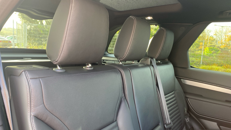 Land Rover Discovery 3.0 D350 Dynamic SE 5dr Auto Diesel Station Wagon